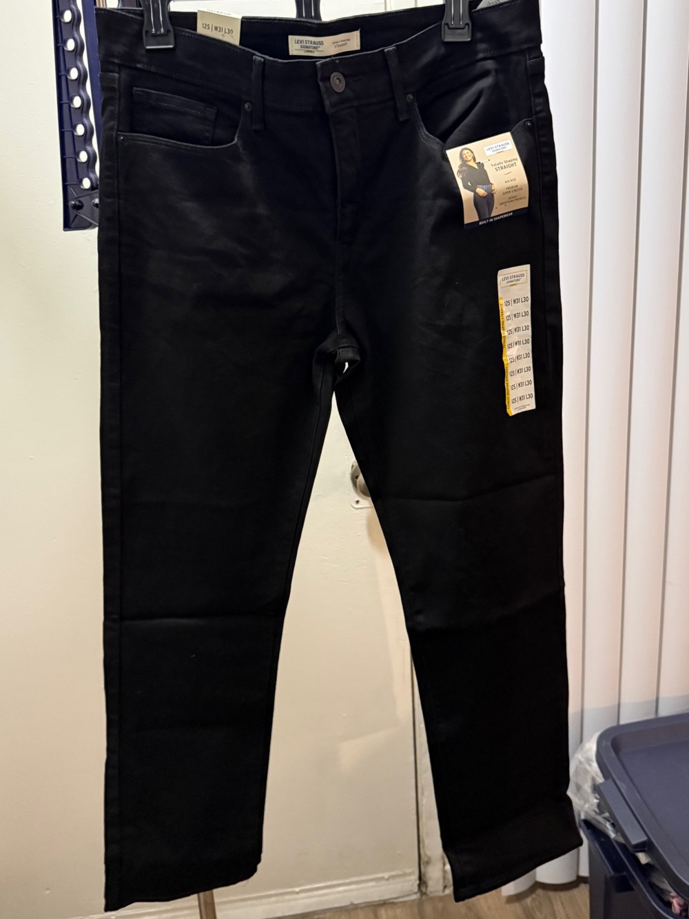 Levi Strauss Signature Gold Totally Shaping Straight Jeans Size 12 Short - Picture 3 of 10